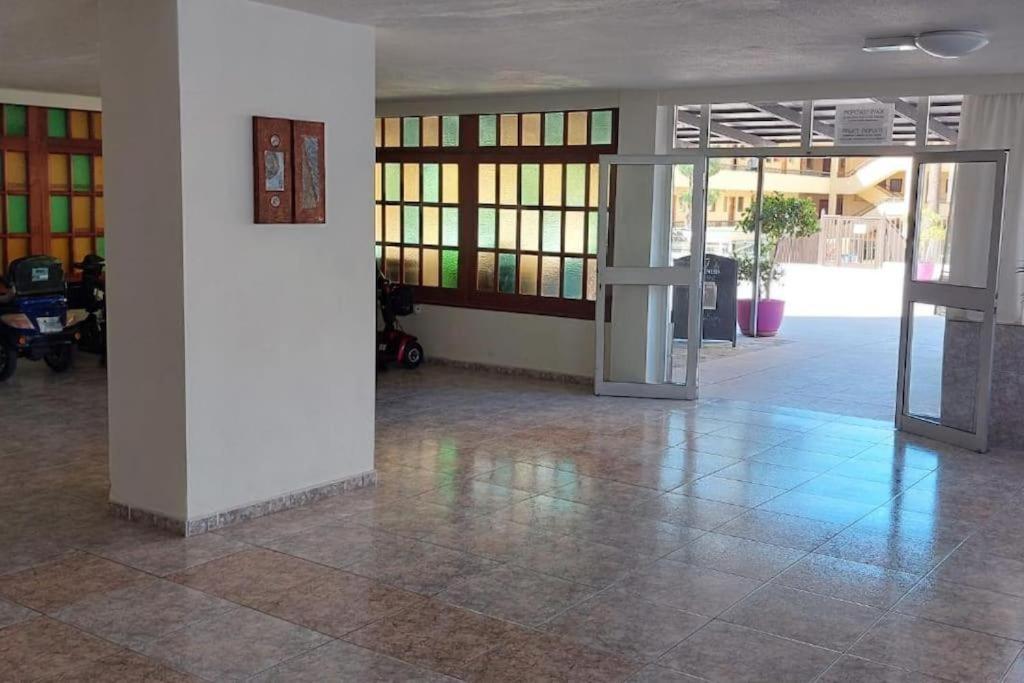 Cozy 2-Bed & Sofa-Bed Studio In Los Cristianos Exteriör bild